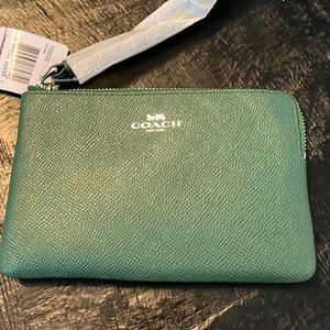 COACH Green Leather Corner Zip Pouch Coin Purse Wallet NWT